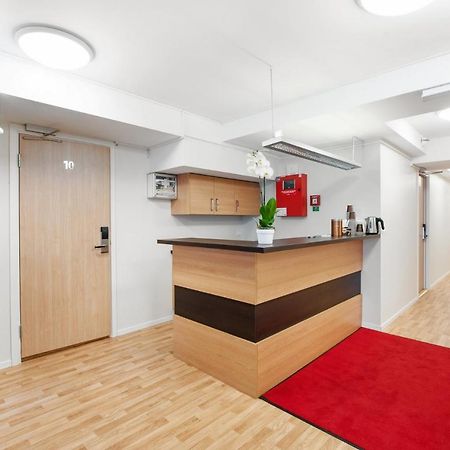 Chefens Hotell Södertälje Buitenkant foto