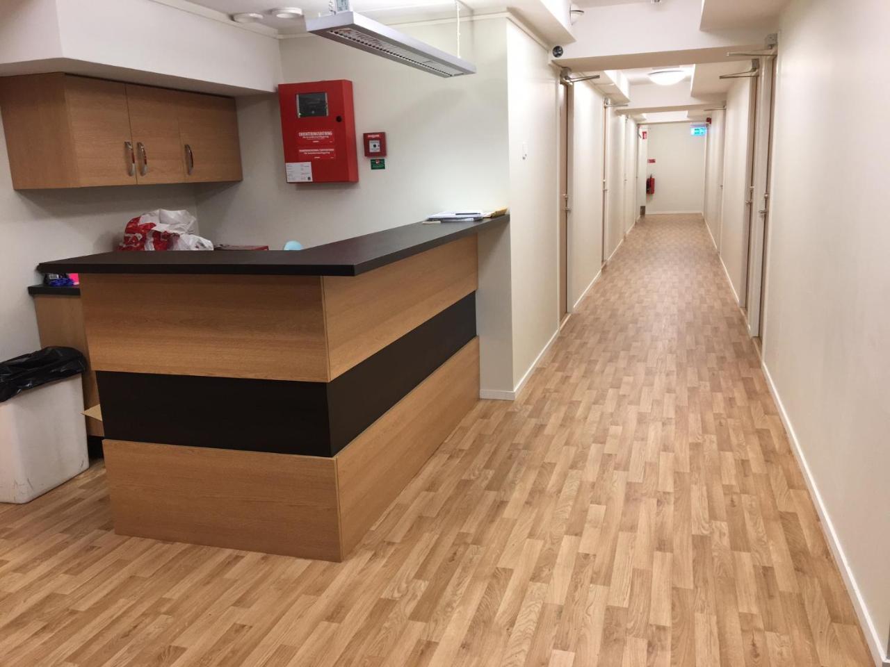 Chefens Hotell Södertälje Buitenkant foto