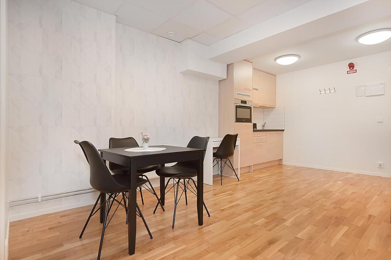 Chefens Hotell Södertälje Buitenkant foto